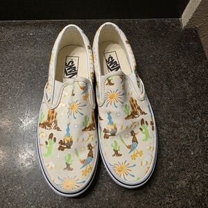 NWOB 9.5 Womens Vans Classic Slip-On Get Outdoor Pack sneakerTrue White colorway